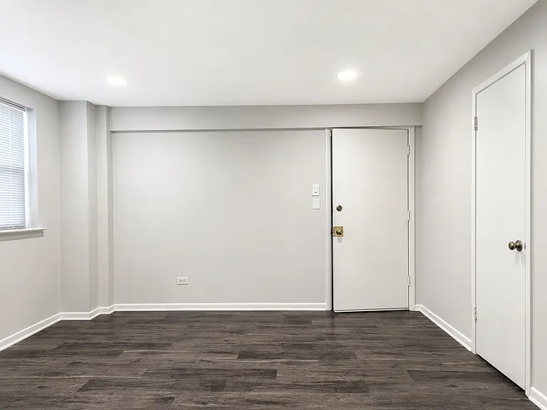 6316 W Belmont Ave — Photo 2