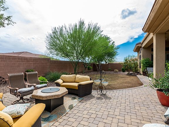 Spacious Outdoor Sitting Area