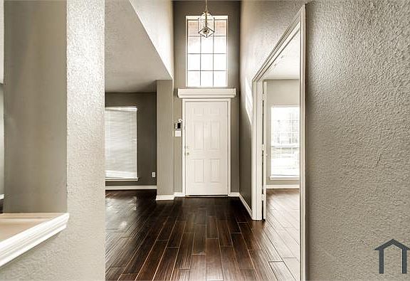 2nd image of 4406 Santa Fe Ln