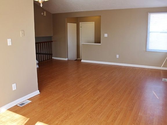 4th image of 5722 McCloud Ct S
