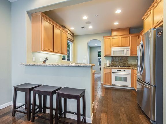 3rd image of 7905 Spanish Oak Cir