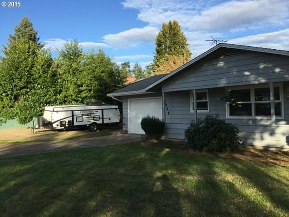 3rd image of 10994 SE Garrett Dr