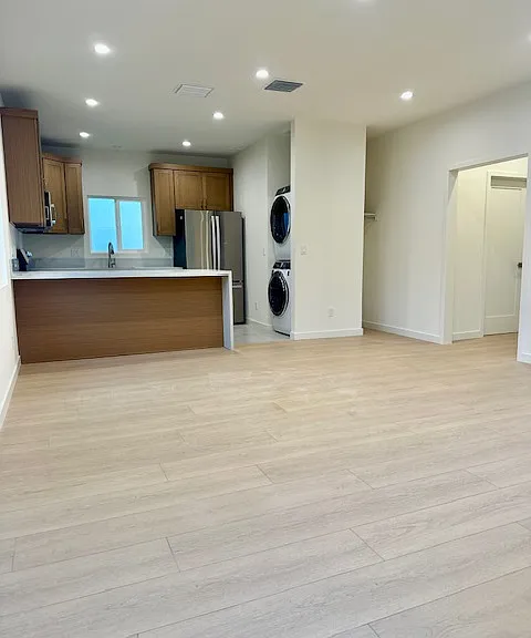 805A Burchett St — Photo 2