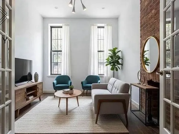 743 Park Avenue image 1 of 5