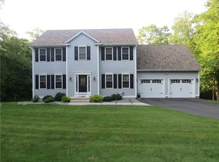 359 Hope Furnace Rd, Scituate, RI 02831