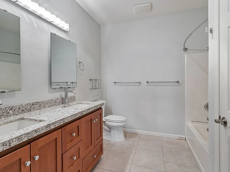250 Santa Fe Ter #111 — Photo 29