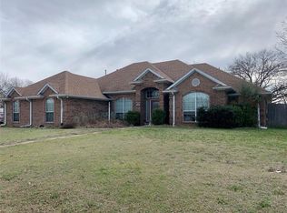 210 E 7th St, Lindsay, TX 76250