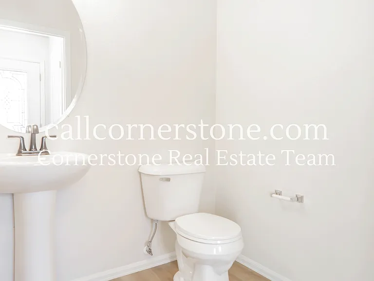 2138 Phillips Aly — Photo 7