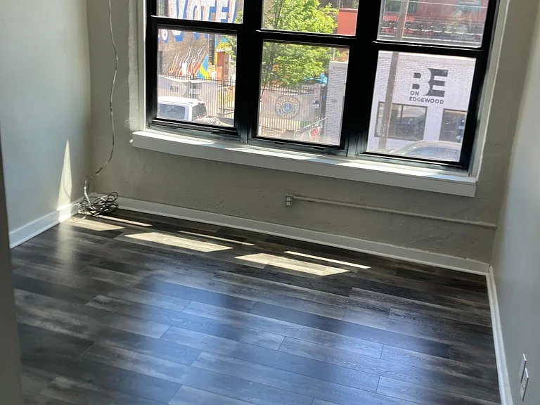 384 Edgewood Ave SE #UPPER — Photo 15