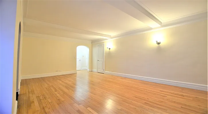 Rented by Manhattan Realty Group | media 2