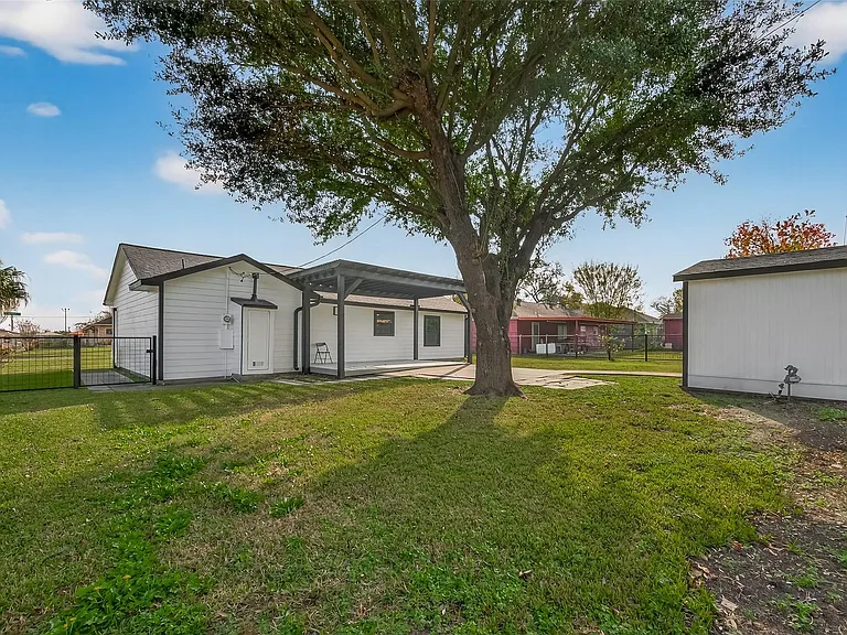 3527 La Retama Dr — Photo 5