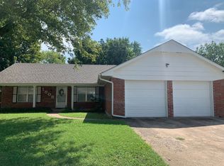 1808 Ridgewood Dr, Norman, OK 73071