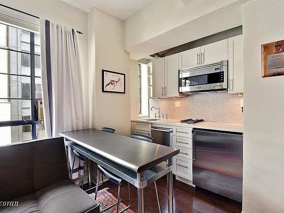2nd image of 140 E 40th St APT 10B