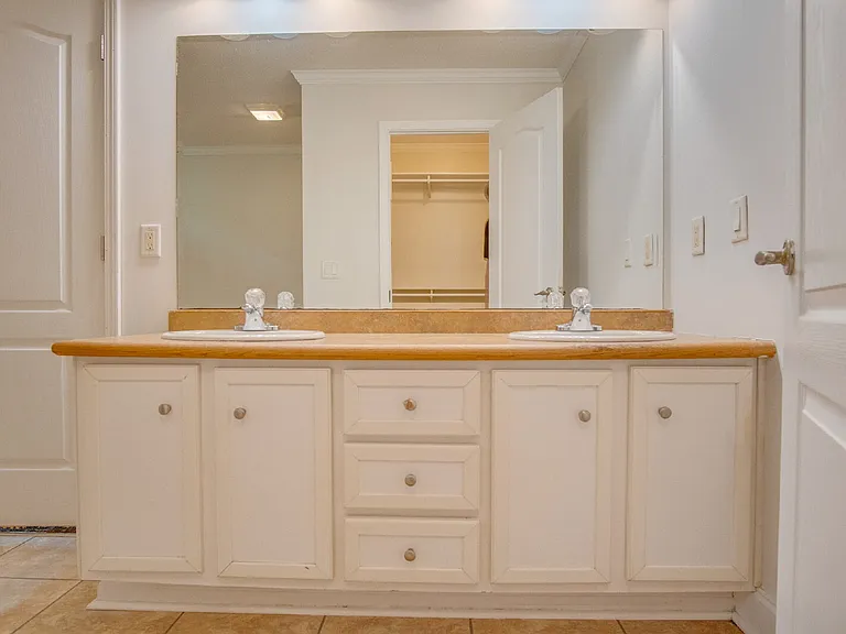 727 Bremen Ave — Photo 19
