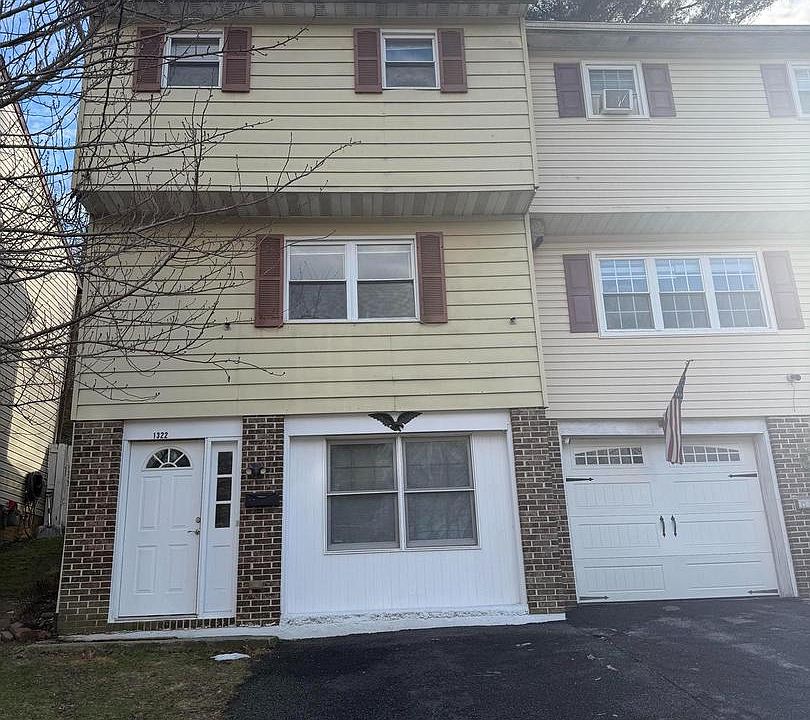 1st image of 1322 Fairview St