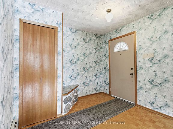 5th image of 166 McCormick Rd