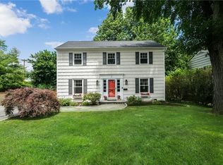 1 Eldredge Pl, Rye, NY 10580
