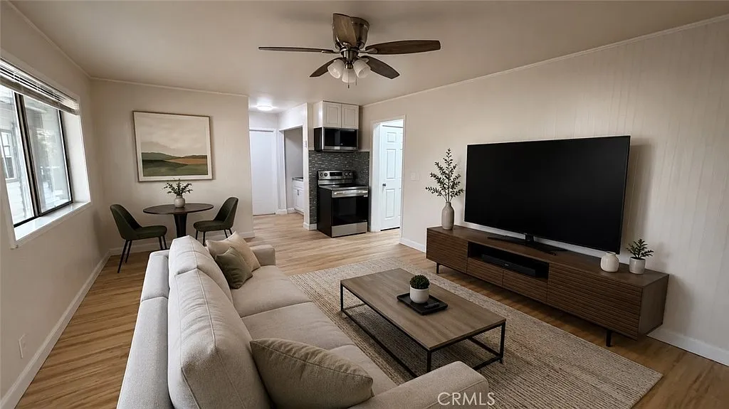 1 bed, 1.5 bath, 756 sqft, $1,450 — Photo 1
