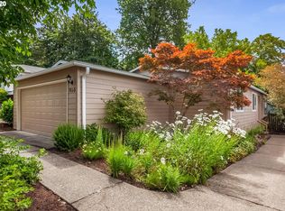 810 SW Dolph St, Portland, OR 97219