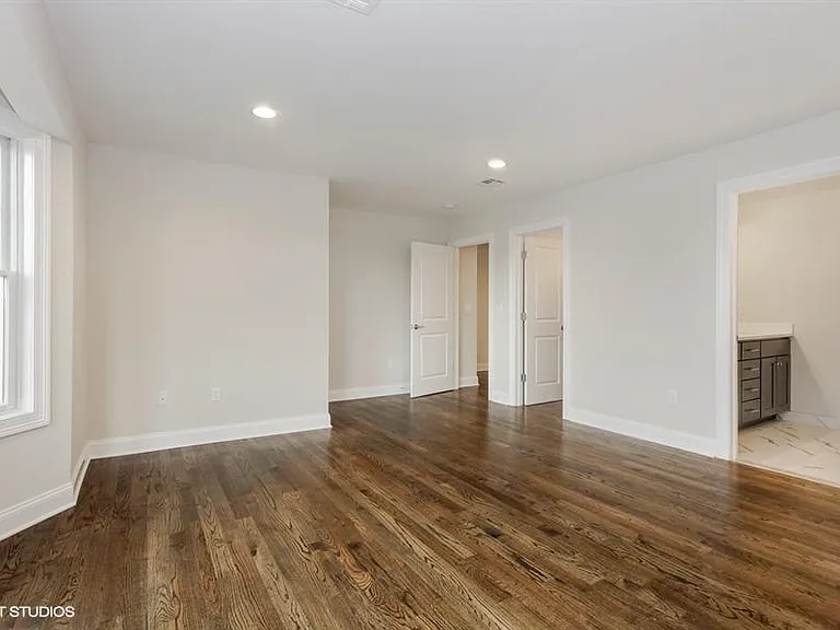 Belmont Estates Townhomes — Photo 11