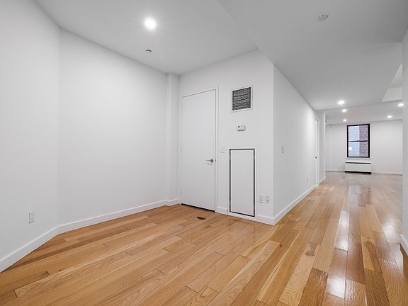 5th image of 37 Wall St APT 19J