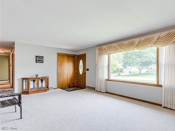 5th image of 3754 Englewood Dr