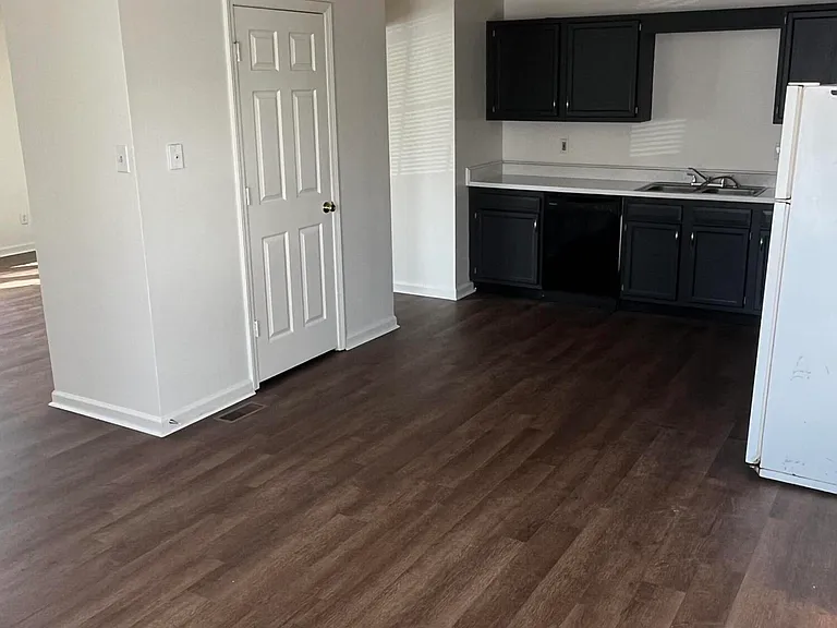 1603 Glover Ave — Photo 4