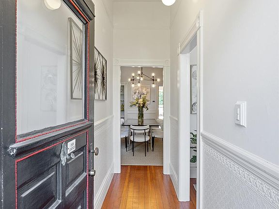 4th image of 221 Clipper St