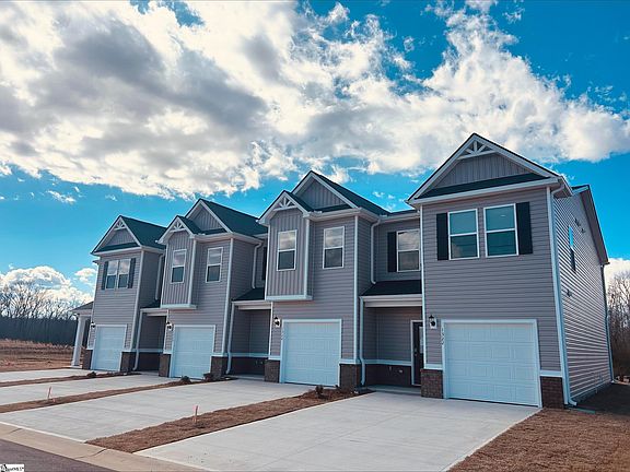2nd image of 1324 Roadstead Ln