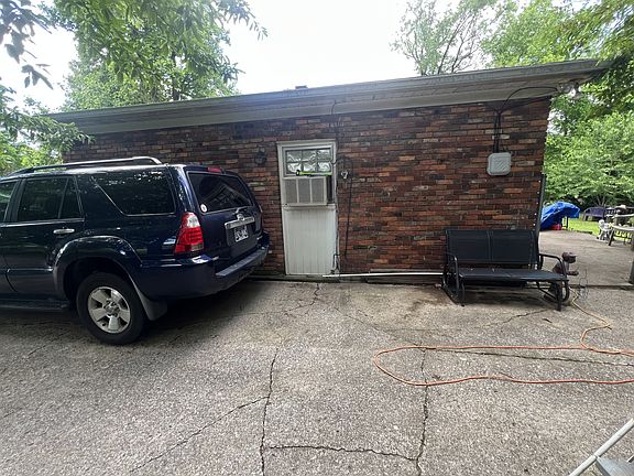 5th image of 210 Bonita Ave