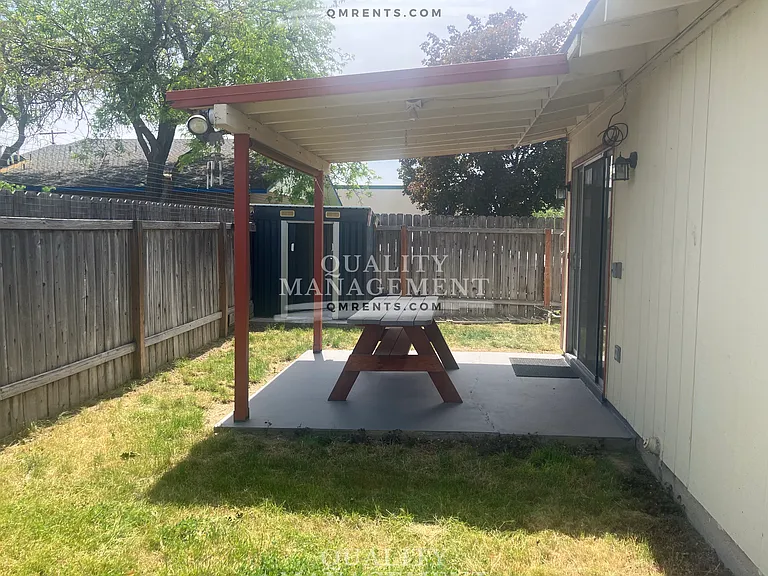 117 W Louisiana Ave — Photo 11