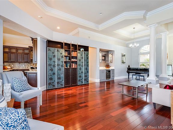 4th image of 8245 S Lake Forest Dr