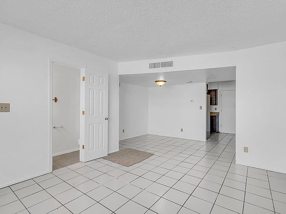 4th image of 3019 E Glen Dr