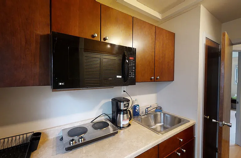 1556 Jones Dr #A-1556A-4 — Photo 1