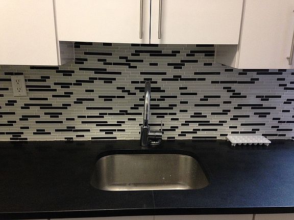 3rd image of 432 Suydam St APT 4C