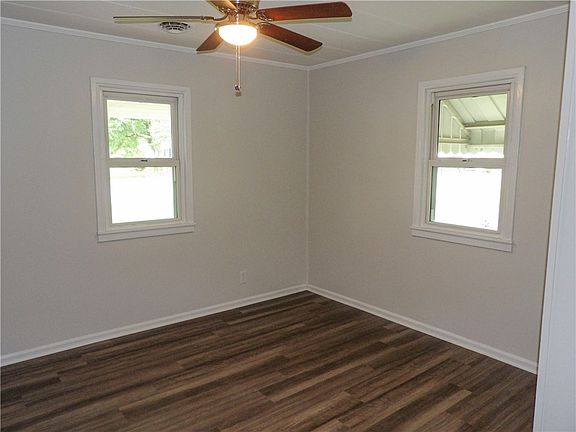 5th image of 1009 Arlington Dr