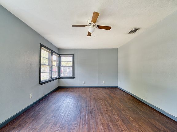 4th image of 706-708 Ridgelea Ave