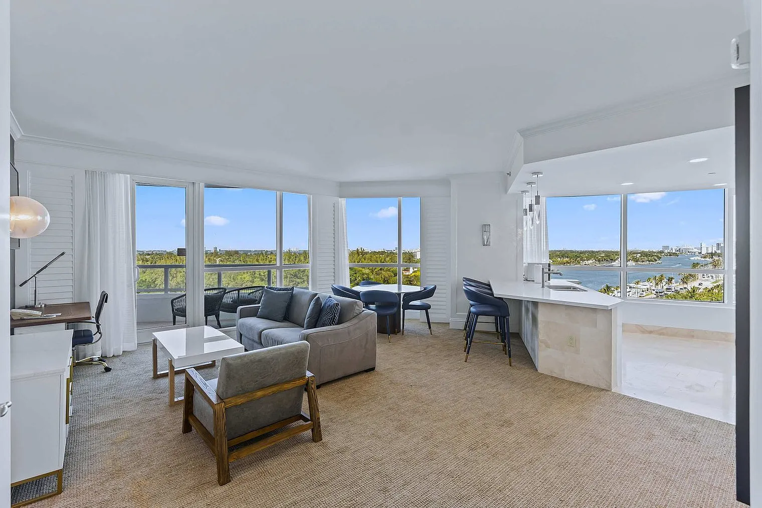 1 bed, 1.0 bath, 979 sqft, $6,990 — Photo 4