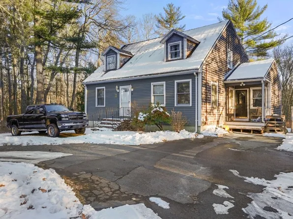 72 Hodges St, Taunton, MA 02780