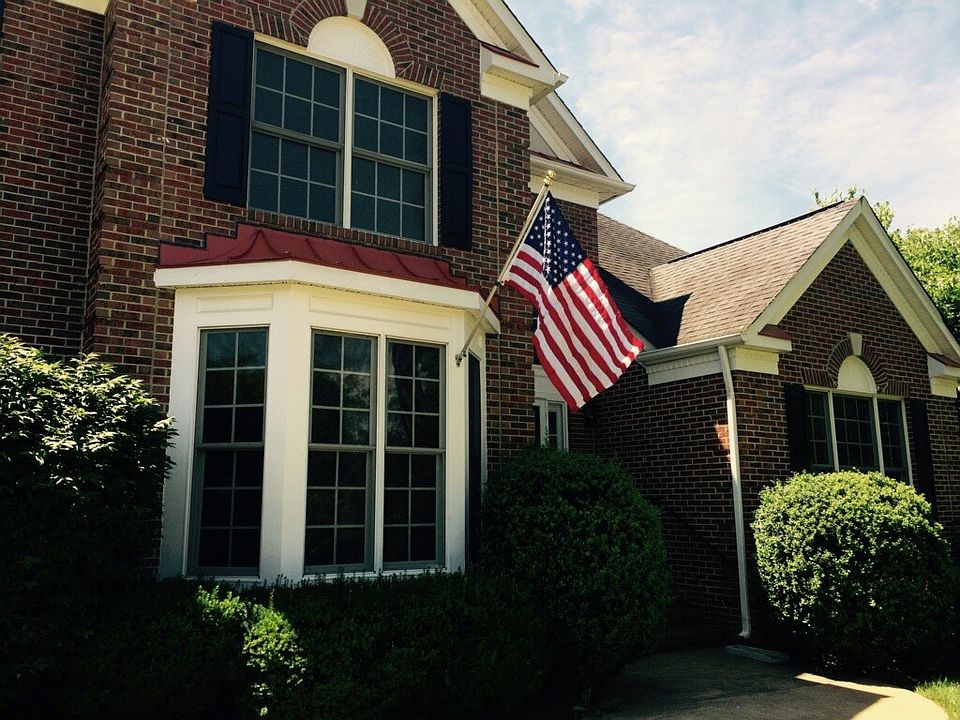 2nd image of 2600 Powdermill Ln