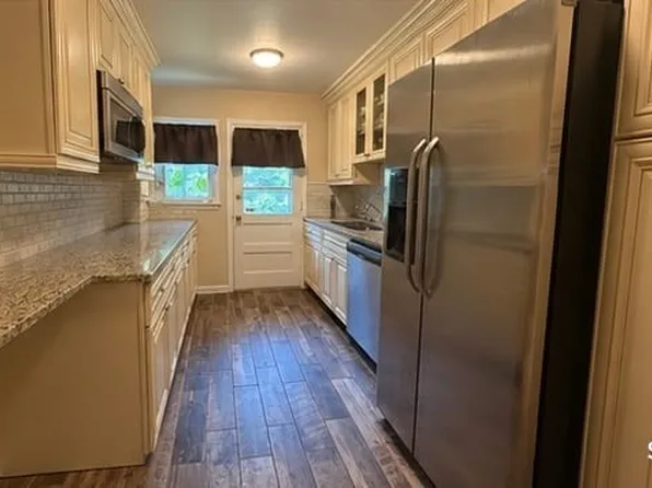 20 North St APT 1, Stamford, CT 06902