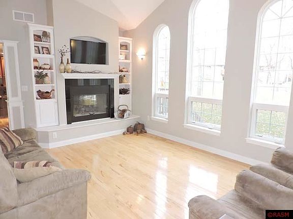 5th image of 203 Cranberry Ct