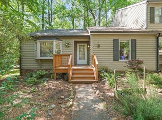 401 Forest Ct, Carrboro, NC 27510