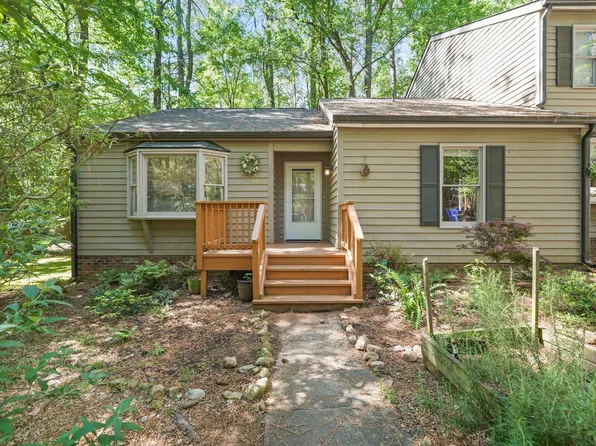 401 Forest Ct, Carrboro, NC 27510