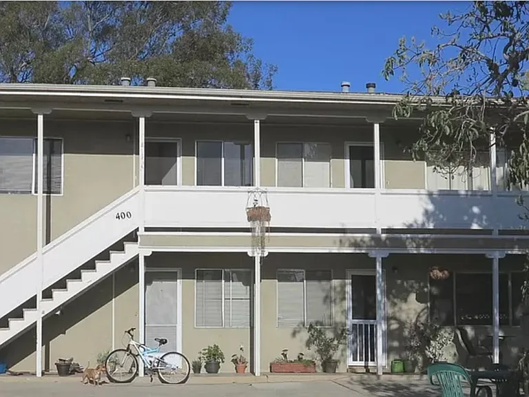 400 Ferrini Rd — Photo 1