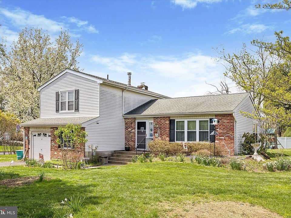 1st image of 3 Willow Ct
