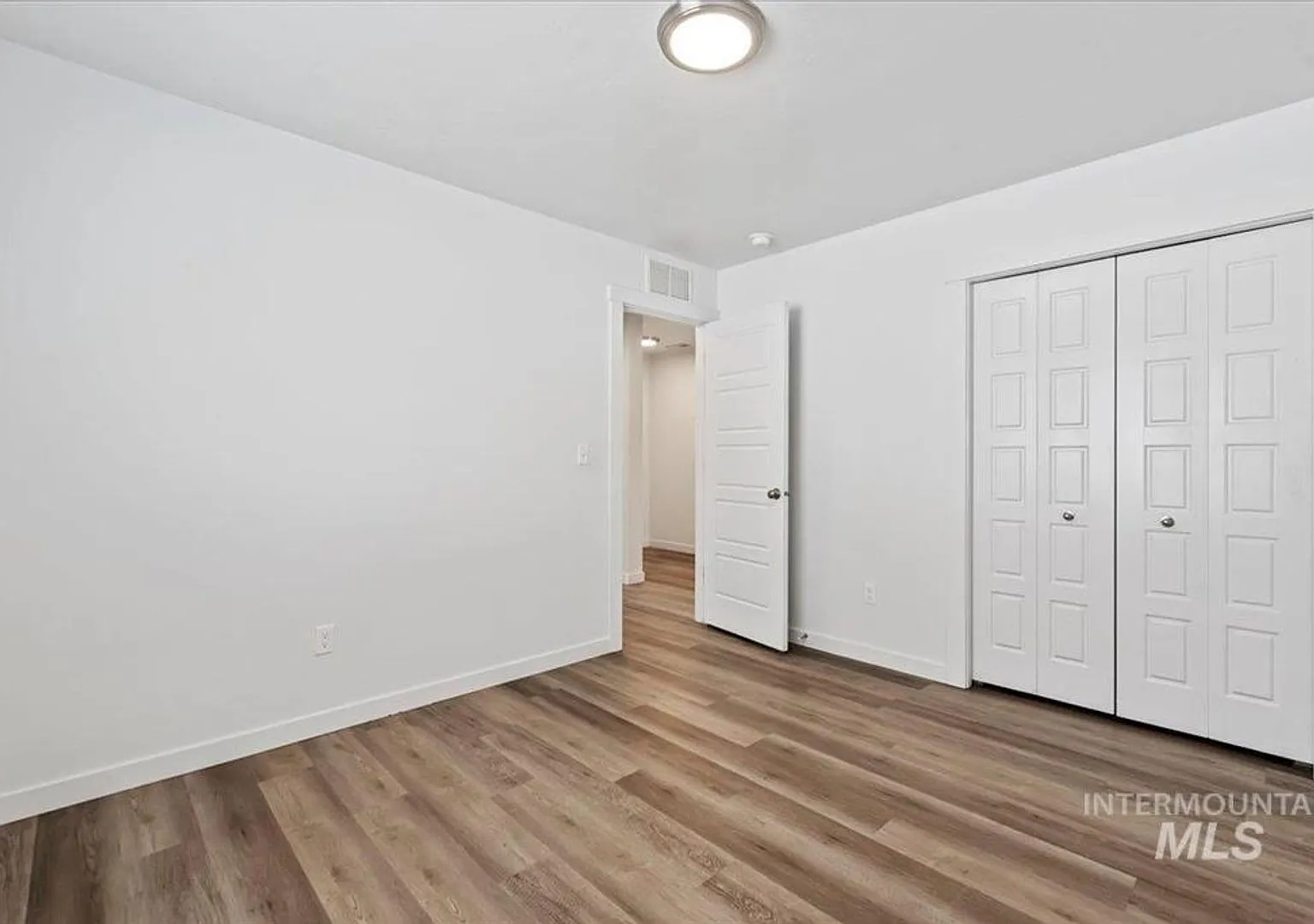 Unbeatable Meridian Home! 3 Bedroom Plus Office! — Photo 4