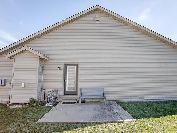 3rd image of 10910 Kentfield Dr