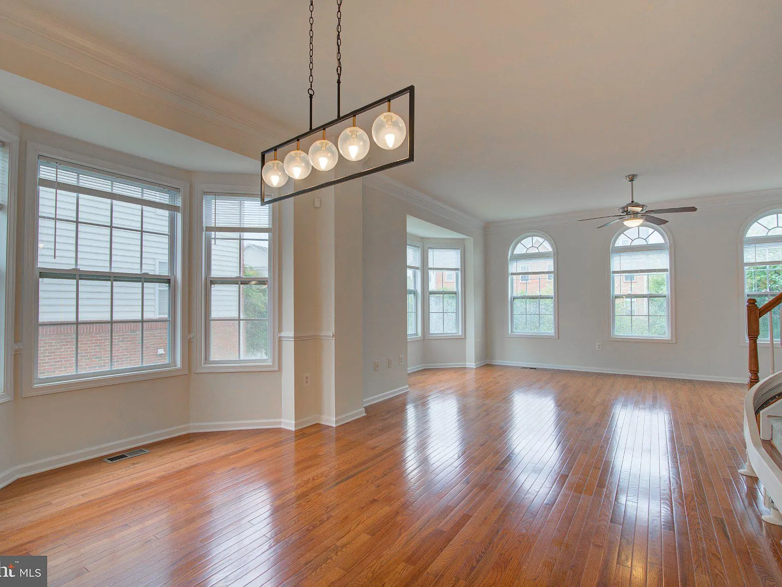 3 bed, 3.5 bath, 1878 sqft, $2,800 — Photo 4
