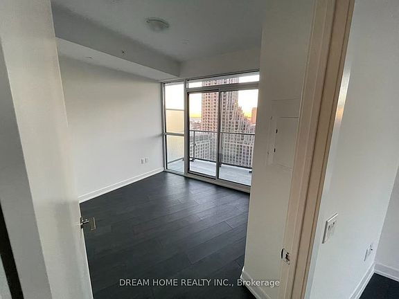 4th image of 38 Iannuzzi St #2004